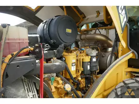 Egyhengeres henger 2018 Caterpillar CS76B (21)