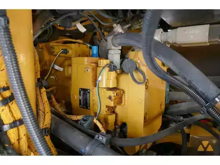 Egyhengeres henger 2018 Caterpillar CS76B (22)