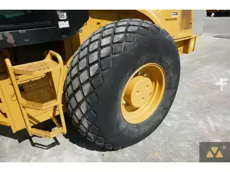 Egyhengeres henger 2018 Caterpillar CS76B (24)