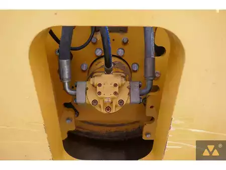 Egyhengeres henger 2018 Caterpillar CS76B (33)