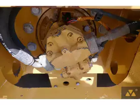 Egyhengeres henger 2018 Caterpillar CS76B (34)