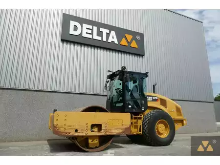 Egyhengeres henger 2018 Caterpillar CS76B (4)