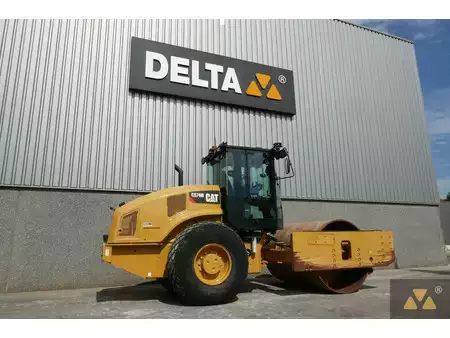 Egyhengeres henger 2018 Caterpillar CS76B (5)