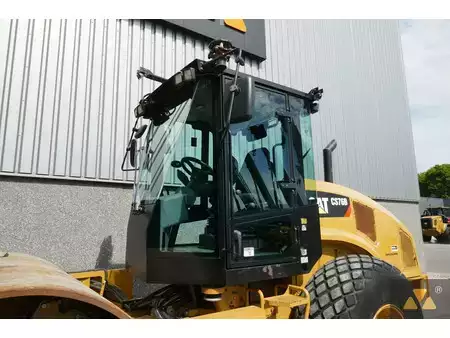 Egyhengeres henger 2018 Caterpillar CS76B (8)