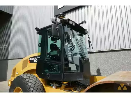 Egyhengeres henger 2018 Caterpillar CS76B (9)