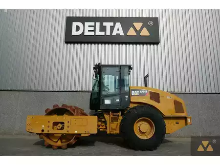 Single drum compactors 2018 Caterpillar CP54B (1)