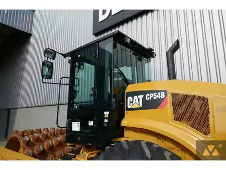 Single drum compactors 2018 Caterpillar CP54B (11)