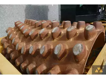 Single drum compactors 2018 Caterpillar CP54B (13)