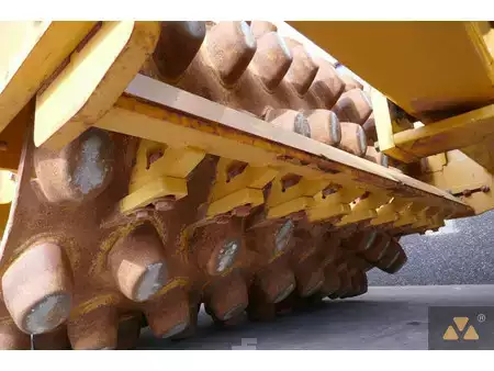 Single drum compactors 2018 Caterpillar CP54B (16)