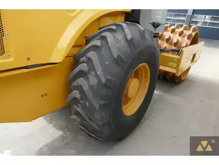 Single drum compactors 2018 Caterpillar CP54B (29)