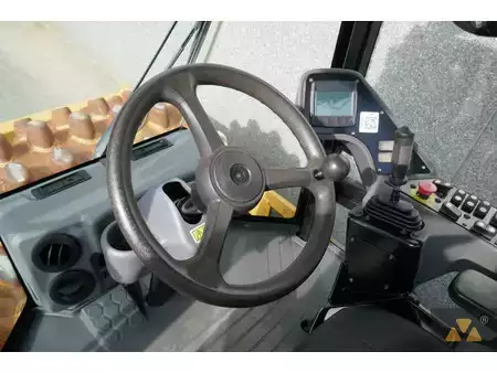 Single drum compactors 2018 Caterpillar CP54B (34)