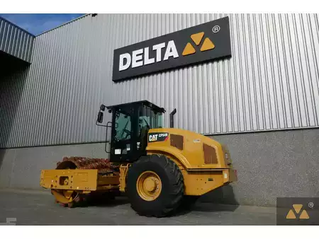 Single drum compactors 2018 Caterpillar CP54B (6)