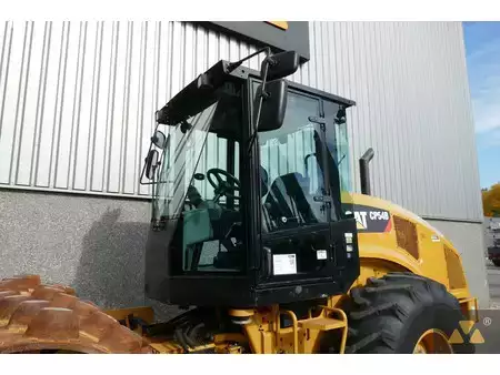 Single drum compactors 2018 Caterpillar CP54B (8)