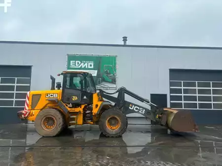 Wielladers 2011 JCB WHEELED LOADING SHOVEL (1)