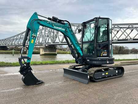 Minikaivinkoneet 2025 Sunward SWE25UF (2)