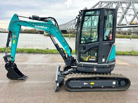 Minikaivinkoneet 2025 Sunward SWE25UF (3)