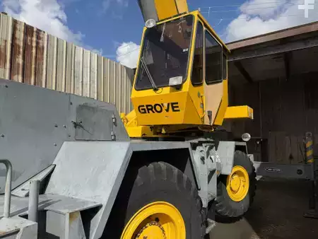 All Terrain Cranes 2002 Grove RT530E-2 (1)