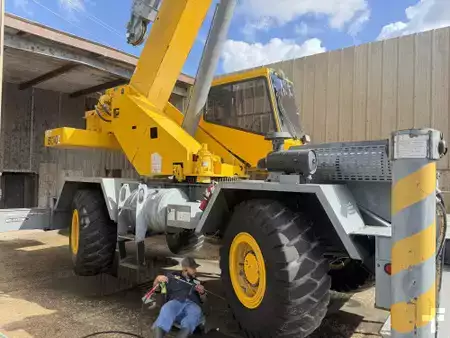 All Terrain Cranes 2002 Grove RT530E-2 (5)