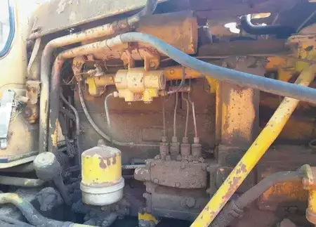Muut 0 Traktor T 130 (12)