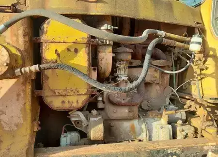 Muut 0 Traktor T 130 (7)