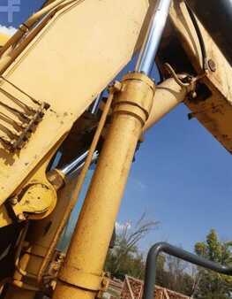 Kerekes kotrógép 1999 Komatsu PW 170 (9)