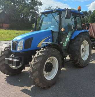 New Holland Construction T5040