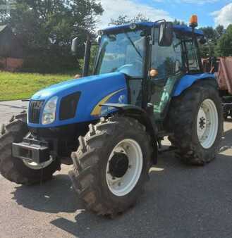 New Holland Construction T5040