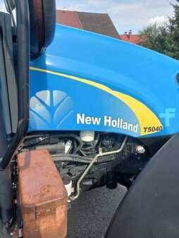 New Holland Construction T5040