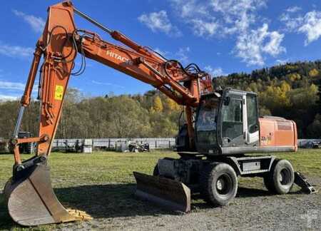 Mobil gravemaskin 2010 Hitachi ZX 210W-3 (2)
