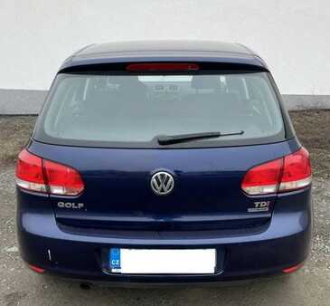 Volkswagen (Volkswagen) Golf 1.6 TDi Blue Mottion