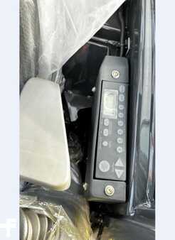 Mini excavadoras 2022 Hitachi ZX65 USB-6 CLR (11)