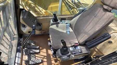 Korečková rýpadla 2000 Caterpillar 330 BL (14)