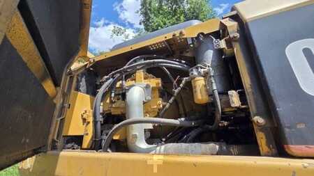 Korečková rýpadla 2000 Caterpillar 330 BL (17)