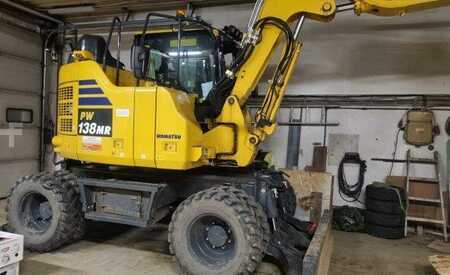 Mobilní bagry 2023 Komatsu PW 138 MR (4)