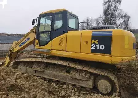 Escavadora de rastos 2005 Komatsu PC 210 LC (3)