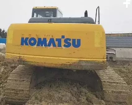 Escavadora de rastos 2005 Komatsu PC 210 LC (4)