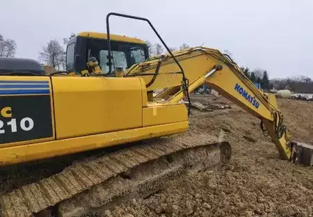 Escavadora de rastos 2005 Komatsu PC 210 LC (6)