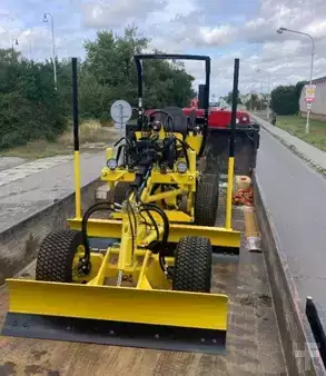 Grejdry 2023 [div] _JINÉ (USA) LG Laser-Grader 106 PCE-E 6WD (1)