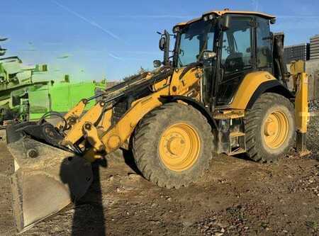 Starrer Baggerlader 2018 Caterpillar 444 F2 (2)
