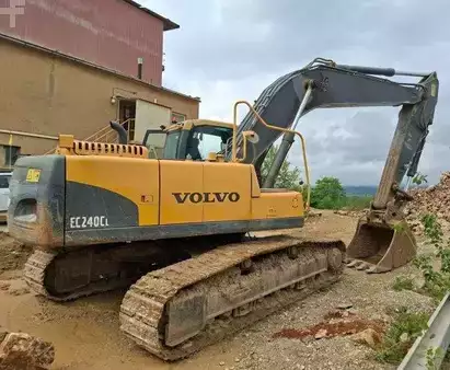 Excavadoras de cadenas 2009 Volvo EC 240 CL (1)