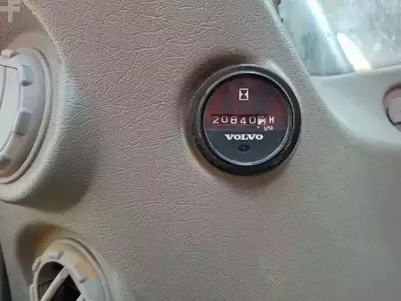 Excavadoras de cadenas 2009 Volvo EC 240 CL (11)