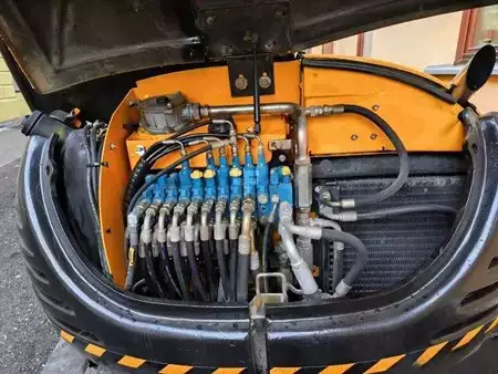 Minigraafmachines 2001 JCB 8060 (5)