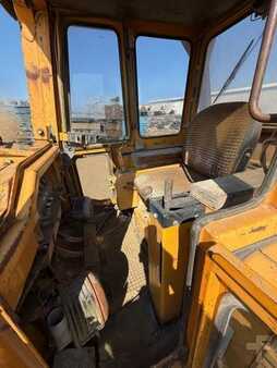 Nakládací pásová vozidla 0 Komatsu D75 S5 (17)