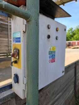 Ostatní 2000 [div] _JINÉ (CZ) DŘEVO TRUST (11)