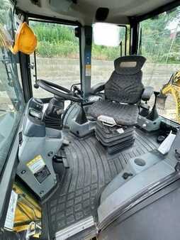 Koparko - Ładowarki sztywne 2018 New Holland Construction B100C (8)