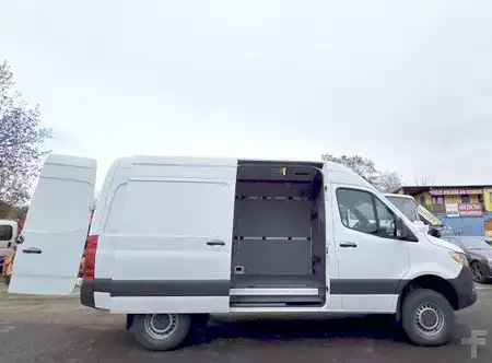Sonstige 2024 Mercedes-Benz Sprinter CargoVan 3.0D 2500 (4)