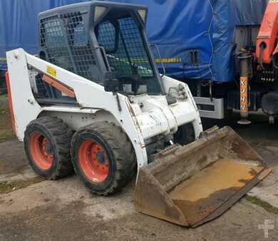 Kompaktní nakladače 2004 Bobcat S130 (1)