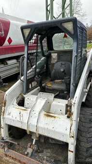 Kompaktní nakladače 2004 Bobcat S130 (14)
