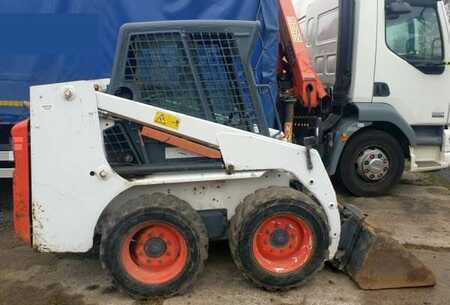 Kompaktní nakladače 2004 Bobcat S130 (4)