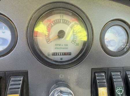 Koparko - Ładowarki sztywne 2003 Komatsu WB 97 S2 (5)